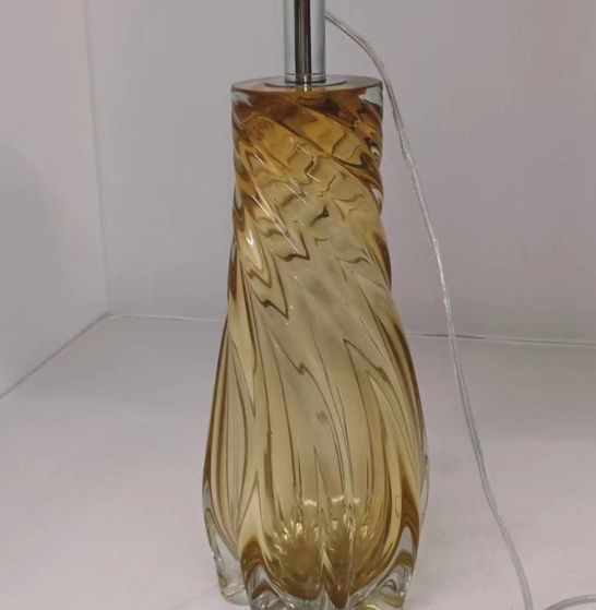 Amber-Tone Twisted Glass Table Lamp — product view 2